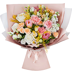 Букет "Певчая птичка" с розами, лизиантусами и мимозами