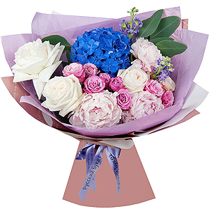 Букет "Будем вместе" с пионами, розами и маттиолой
